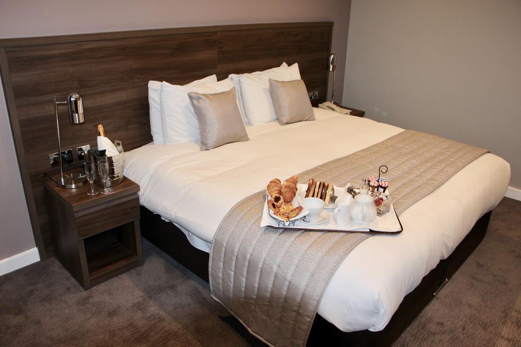 Best Western Ship Hotel Weybridge Luaran gambar